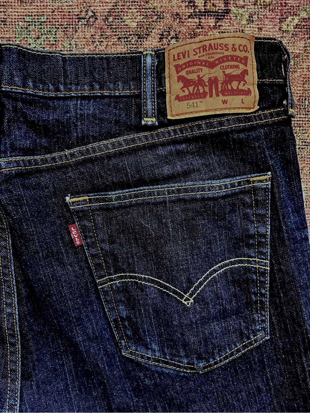 Levi’s 541 Athletic Taper Jeans Men’s 44 x 34 Dark Wash Indigo Stretch Denim